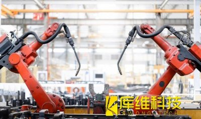 <b>國(guó)產(chǎn)焊接機(jī)器人與進(jìn)口機(jī)器人的區(qū)別及優(yōu)缺點(diǎn)</b>